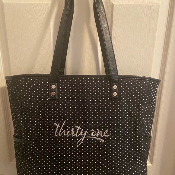 COPY - Thirty-One Cindy Tote and two table cloths - Picture 2 of 2